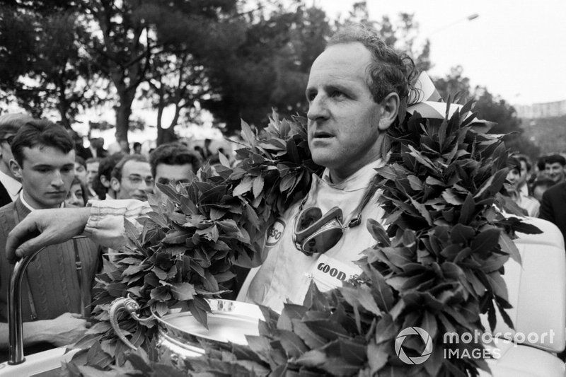Ganador de la carrera Denny Hulme, Lotus