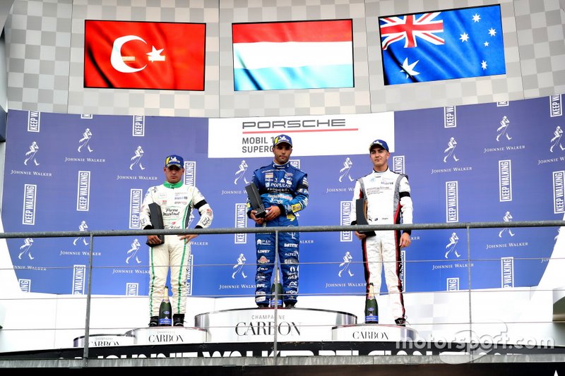 Podio: Il vincitore della gara Dylan Pereira, Momo Megatron Lechner Racing, secondo classificato Ayhancan Güven, martinet by ALMERAS, terzo classificato Jaxon Evans, FACH AUTO TECH