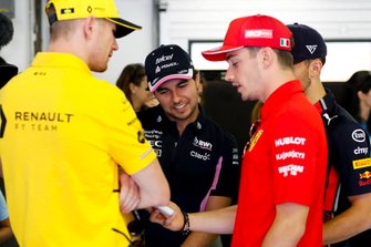 Nico Hulkenberg, Renault F1 Team, Sergio Perez, Racing Point, Pierre Gasly, Red Bull Racing ve Charles Leclerc, Ferrari pilotlar geçit töreninde