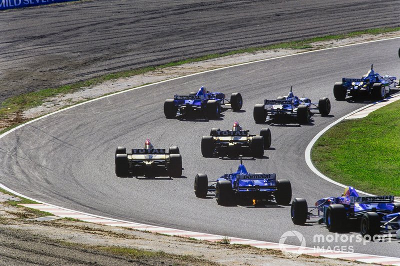 Jean Alesi, Benetton, Jacques Villeneuve, Williams, Heinz-Harald Frentzen, Sauber, Martin Brundle, Jordan, Rubens Barrichello, Jordan, Olivier Panis, Ligier, Johnny Herbert, Sauber, al GP del Giappone del 1996