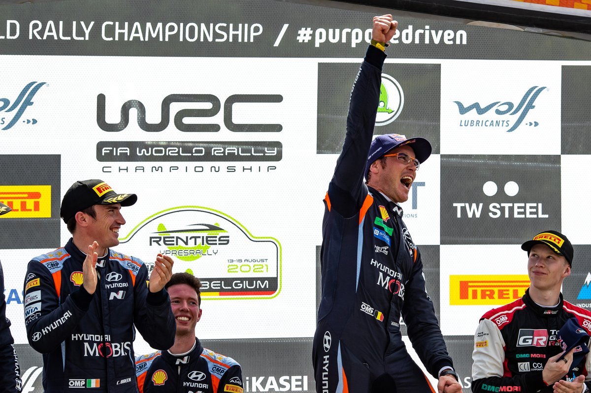 Podio: Thierry Neuville, Hyundai Motorsport