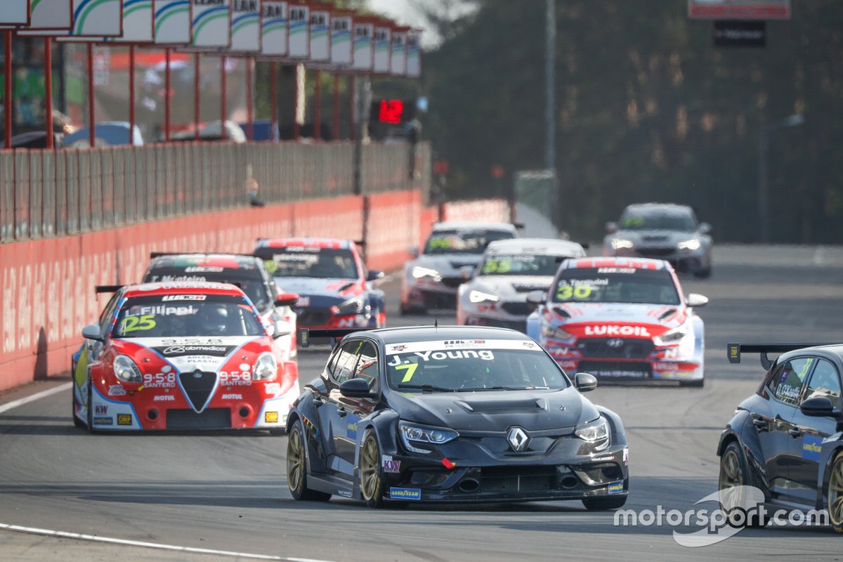 Jack Young, Vukovic Motorsport Renault Megane RS