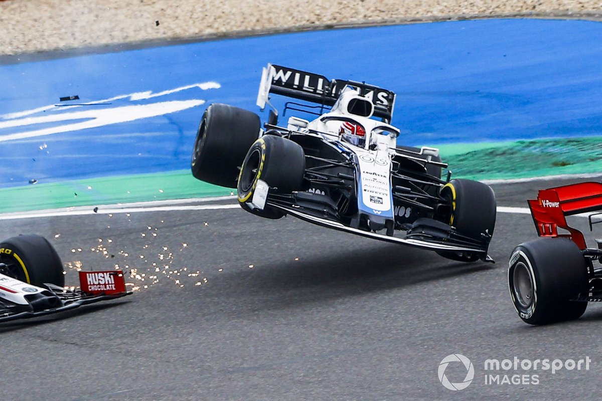 Sebastian Vettel, Ferrari SF1000, Kimi Raikkonen, Alfa Romeo Racing C39 y George Russell, Williams FW43 accidente