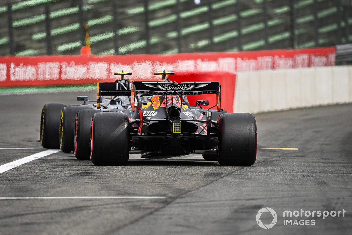 Valtteri Bottas, Mercedes F1 W11, Alex Albon, Red Bull Racing RB16