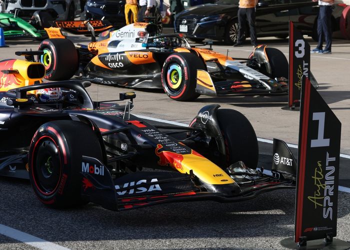 Oscar Piastri, McLaren, Max Verstappen, Red Bull Racing