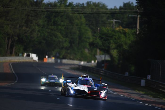 #15 BMW M Team WRT BMW M Hybrid V8: Dries Vanthoor, Raffaele Marciello, Kevin Magnussen