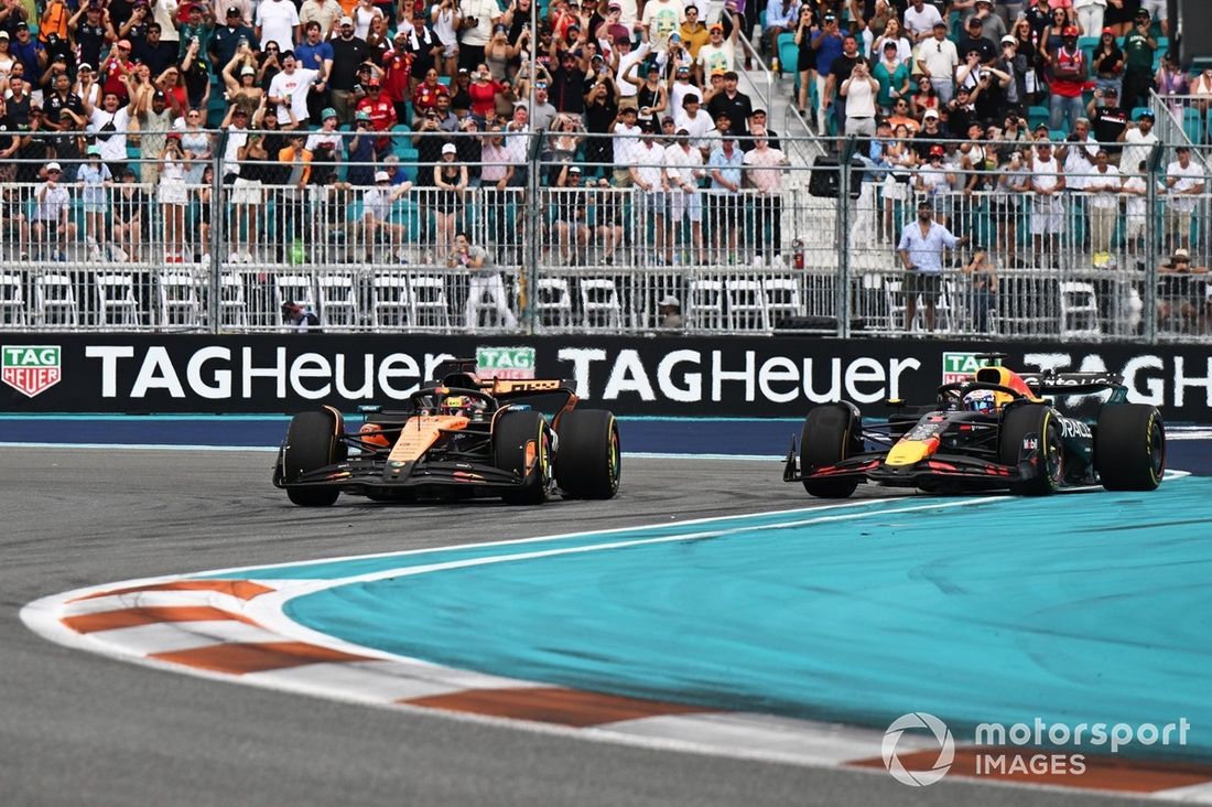 Oscar Piastri, McLaren, Max Verstappen, Red Bull Racing