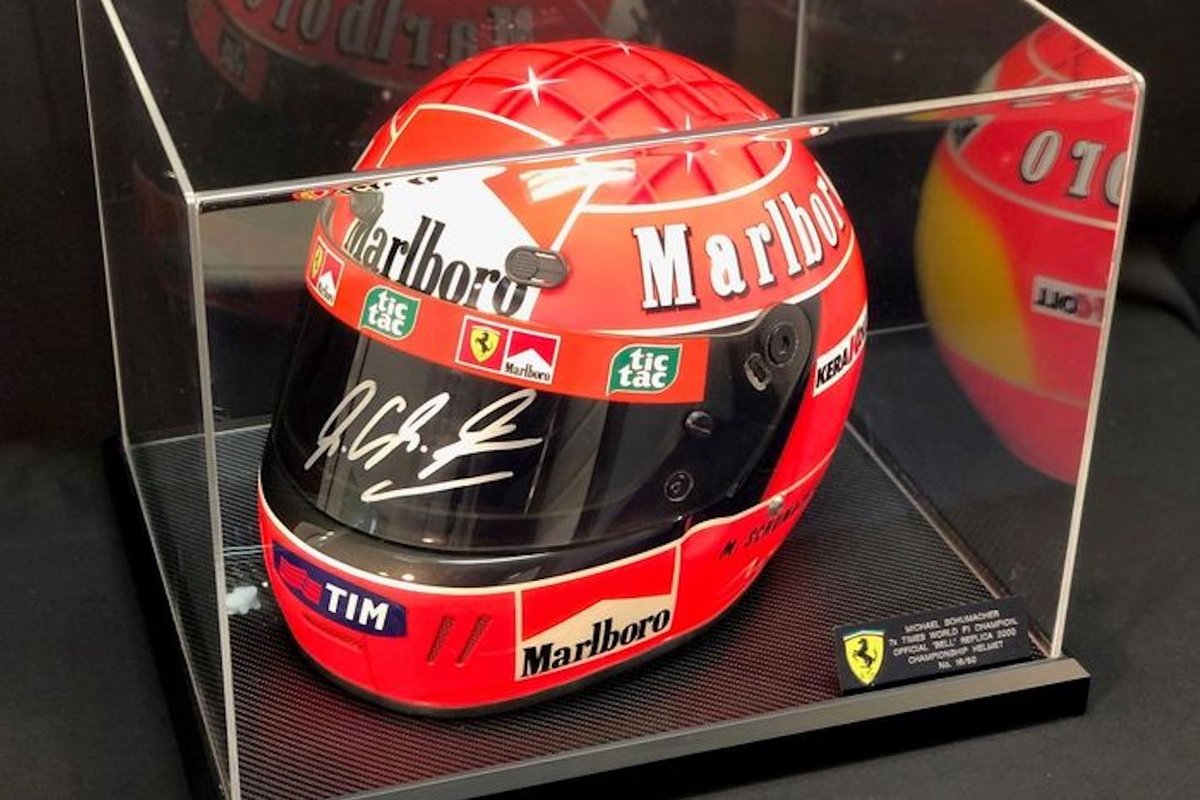 Gesigneerde replicahelm van Michael Schumacher uit het jaar 2000 aangeboden door Catawiki