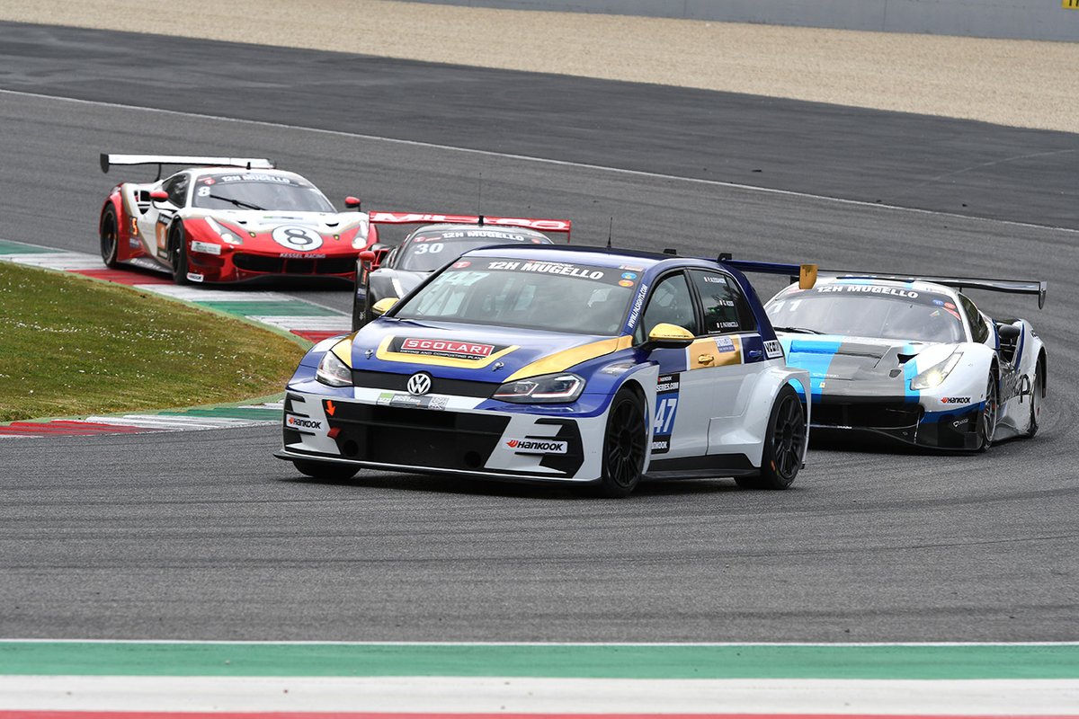 #147 Elite Motorsport: Simone Patrinicola, Pierluigi Alessandri, Gianvito Rossi, Volkswagen Golf GTI TCR DSG