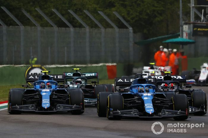 Fernando Alonso, Alpine A521, Esteban Ocon, Alpine A521, al inicio