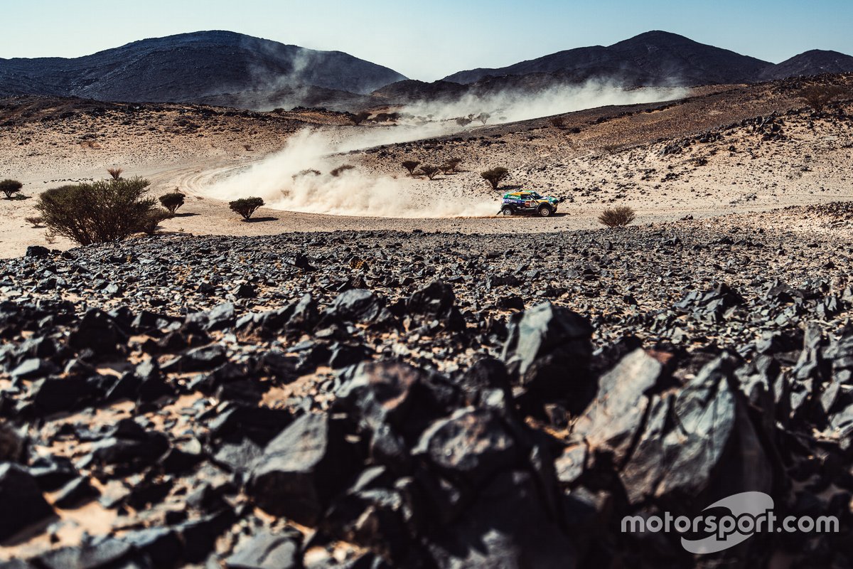 #335 X-Raid Mini JCW Rally Team: Guilherme Spinelli, Youssef Haddad