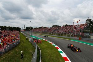 Max Verstappen, Red Bull Racing RB14, leads Valtteri Bottas, Mercedes AMG F1 W09