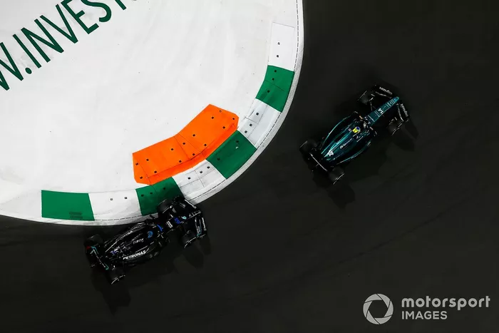 Fernando Alonso, Aston Martin AMR23, George Russell, Mercedes F1 W14