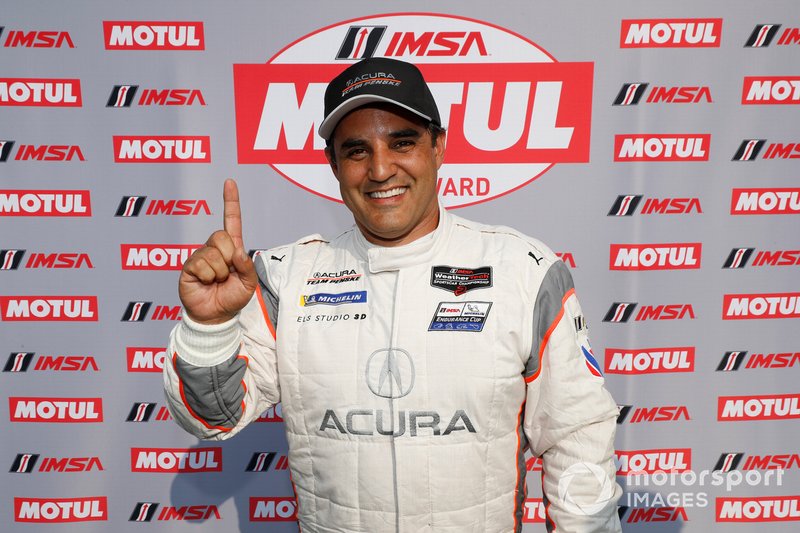 Pole Award winner #6 Acura Team Penske Acura DPi, DPi: Juan Pablo Montoya