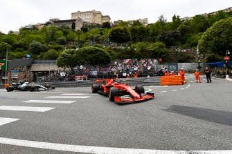Sebastian Vettel, Ferrari SF90, Lewis Hamilton, Mercedes AMG F1 W10