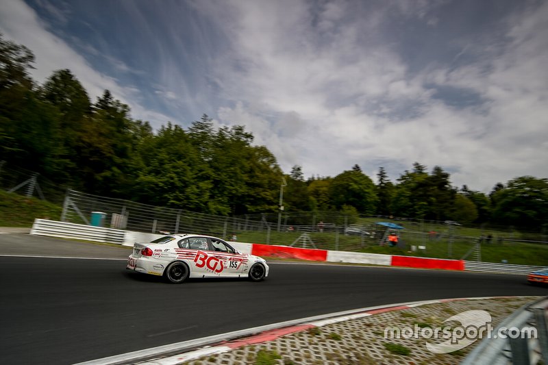#155 Emir Aşarı, Ersin Yücesan, Torsten Kratz, BMW 325i, Sorg Rennsport
