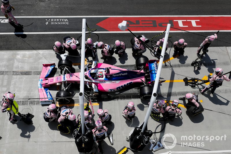 Sergio Perez, Racing Point RP19 pit stop