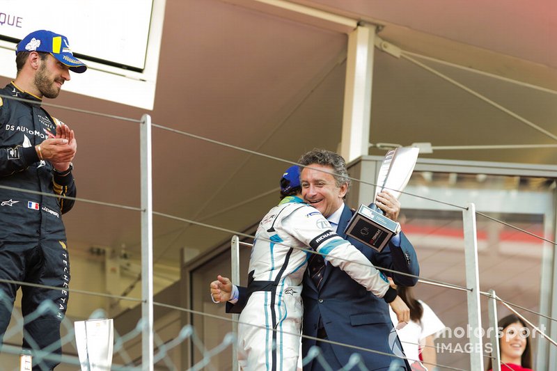 Felipe Massa, Venturi Formula E, 3rd position, receives his trophy from Alejandro Agag, CEO, Formula E on the podium