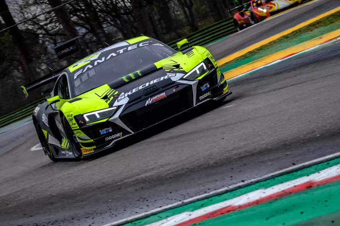 #46 Team WRT, Audi R8 LMS Evo II GT3: Nico Müller, Frédéric Vervisch, Valentino Rossi