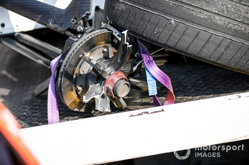 Neumático delantero izquierdo de Tom Dillmann, NIO Formula E Team, NIO Sport 004