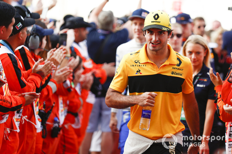 Con una de sus mejores carreras en F1, Carlos Sainz dijo adiós a Renault. Ocupó la 6ª posición y ya esta semana se estrenará con McLaren tras una temporada y cuatro carreras con el equipo francés.
