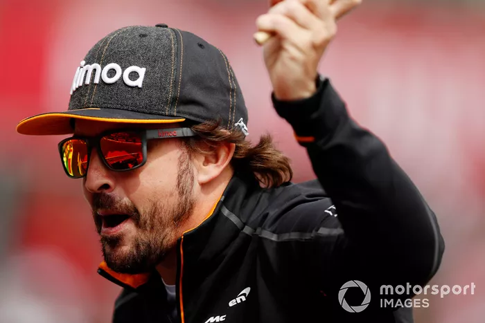 Fernando Alonso, McLaren en el desfile de pilotos