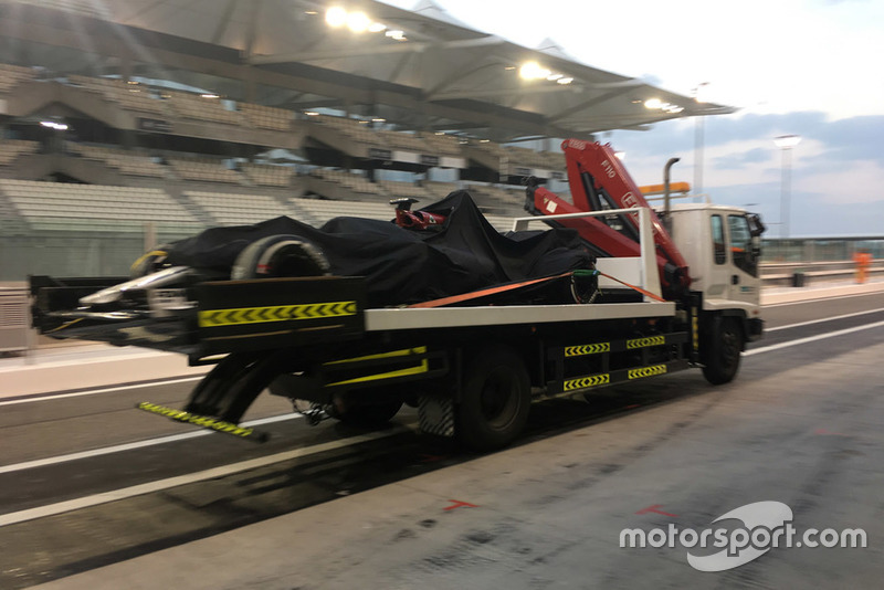 El Sauber C37 de Kimi Raikkonen vuelve a boxes