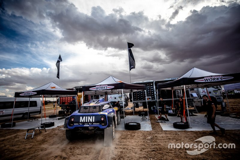 Лагерь команды Mini