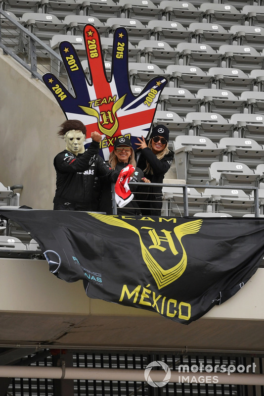 Lewis Hamilton, Mercedes AMG F1 fans and banners 