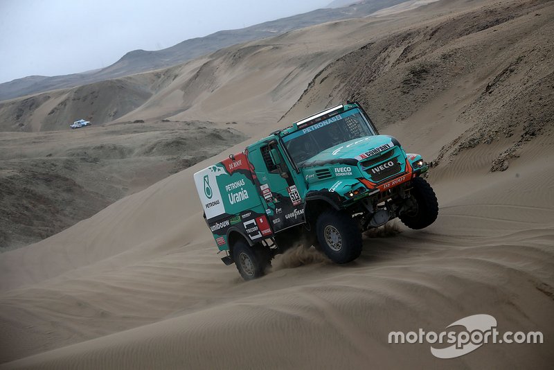 #513 Team De Rooy Iveco: Maurik van den Heuvel, Martijn van Rooij, Peter Kuijpers  