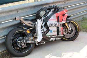 Jorge Lorenzo, Ducati Team crashed bike