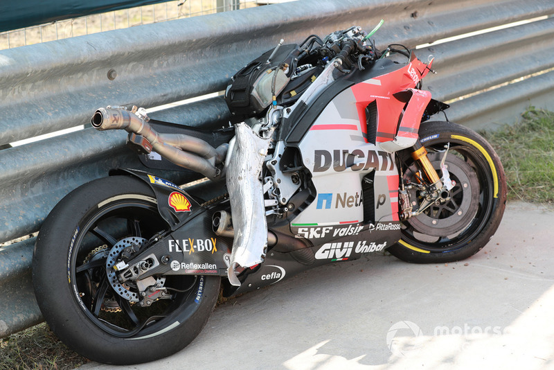 Moto de Jorge Lorenzo, Ducati Team tras la caída