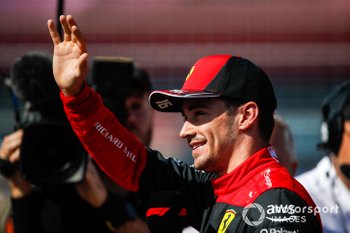 Leclerc, pole en Francia: "Sin Carlos habría estado más reñido"