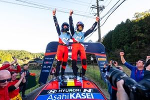 Campeón del Mundo Thierry Neuville, Martijn Wydaeghe, Hyundai World Rally Team Hyundai i20 N Rally1