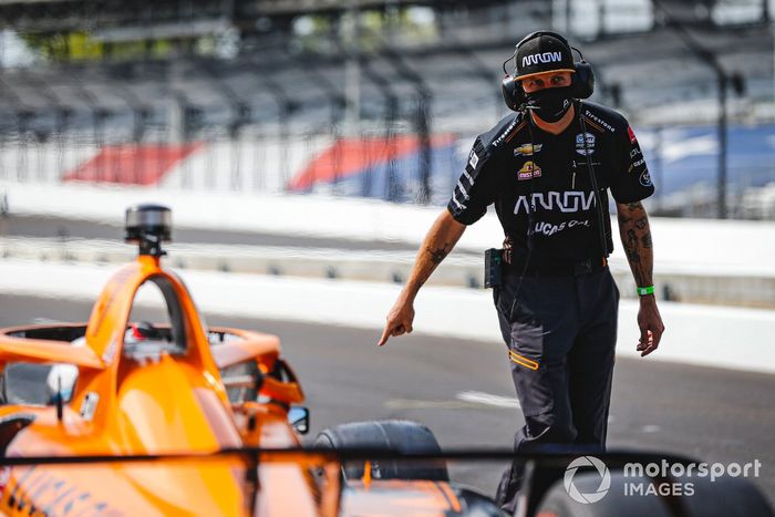 Oliver Askew, Arrow McLaren SP Chevrolet, crew member