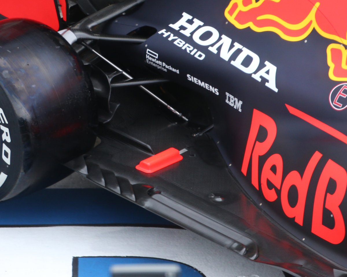 Red Bull Racing RB16, floor