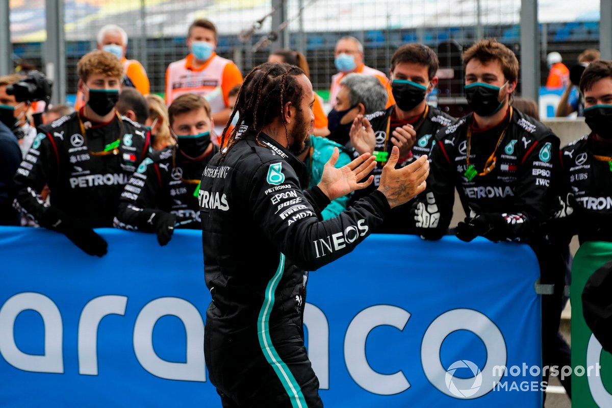 Lewis Hamilton, Mercedes-AMG Petronas F1, 1st position, celebrates with his team in Parc Ferme