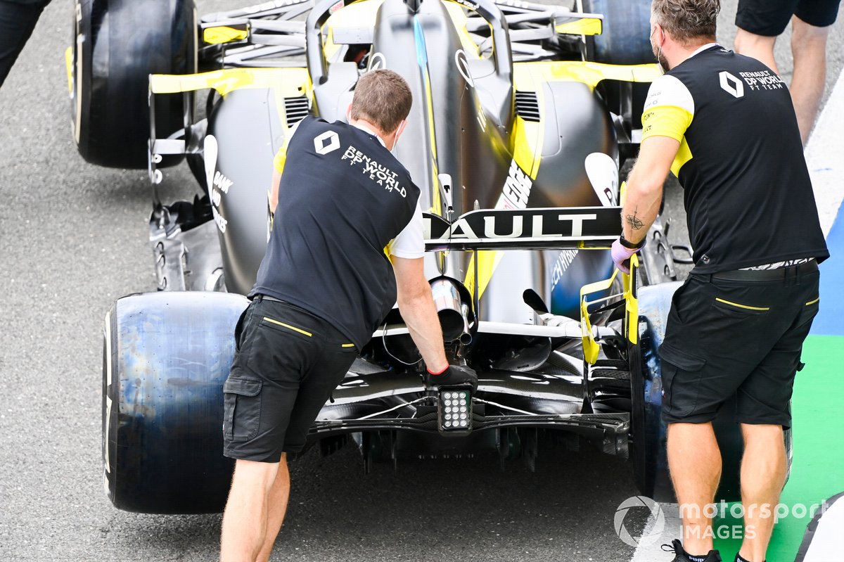 Parte trasera y el escape del monoplaza de Daniel Ricciardo, Renault F1 Team R.S.20
