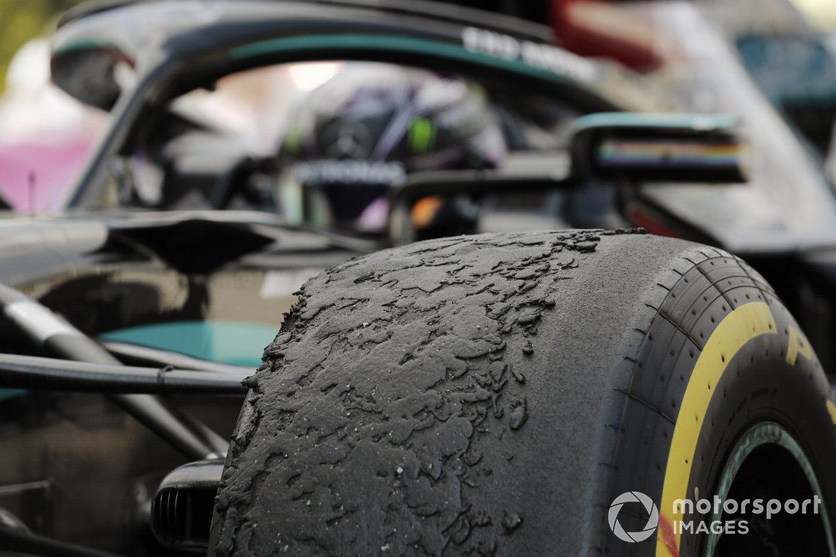 Detalle del neumático del monoplaza de Lewis Hamilton, Mercedes-AMG Petronas F1