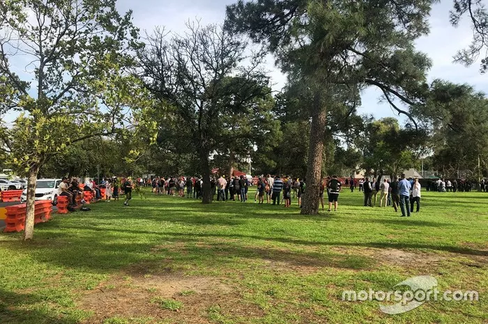 Queues outside Gate 10