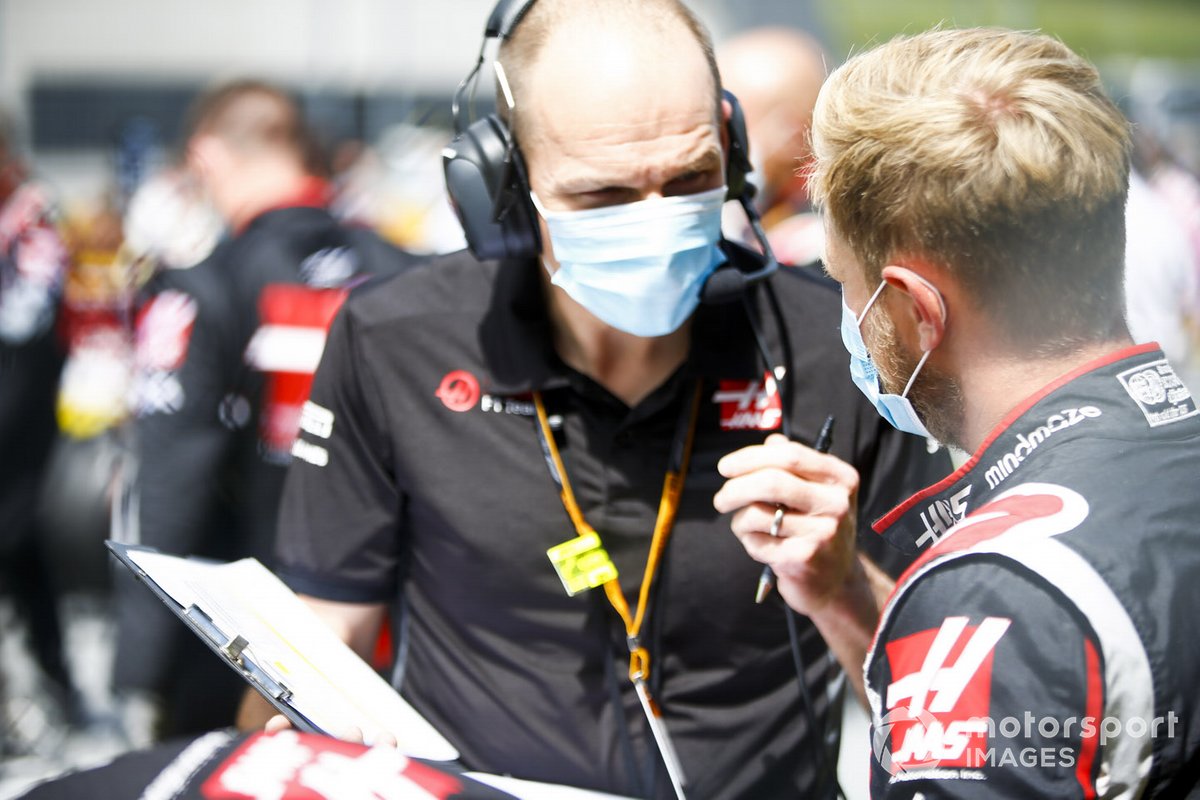 Kevin Magnussen, Haas F1, on the grid