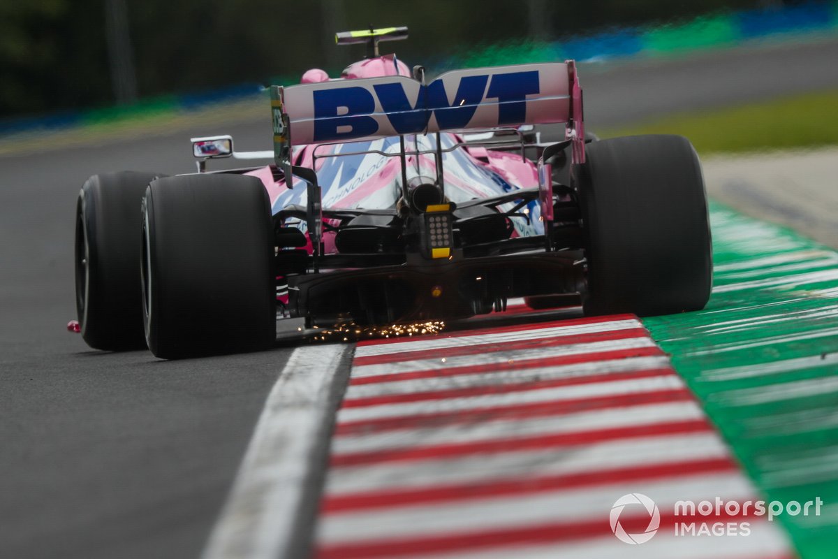 Volano scintille dalla monoposto di Lance Stroll, Racing Point RP20
