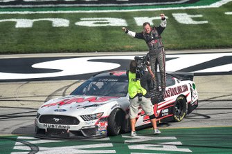 Race Winner Cole Custer, Stewart-Haas Racing, Ford Mustang