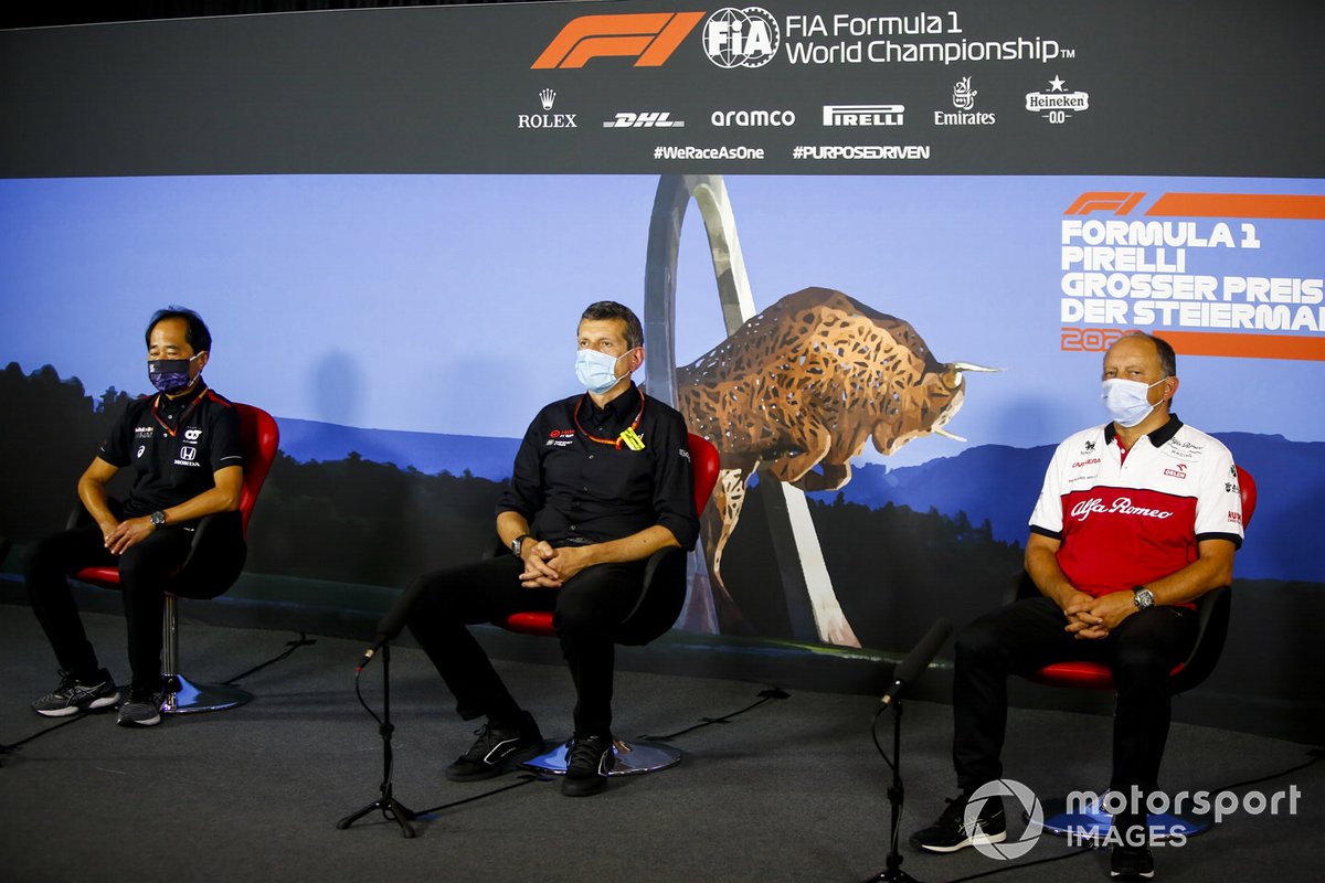 Toyoharu Tanabe, Director Técnico de la F1, Honda, Guenther Steiner, Director de Equipo, Haas F1 y Frederic Vasseur, Director de Equipo, Alfa Romeo Racing en la conferencia de prensa