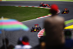 Daniel Ricciardo, Red Bull Racing voor Max Verstappen, Red Bull Racing en Sebastian Vettel, Scuderia