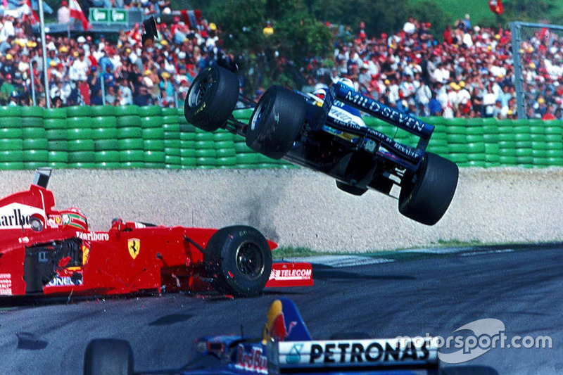 Acidente entre Jean Alesi e Eddie Irvine