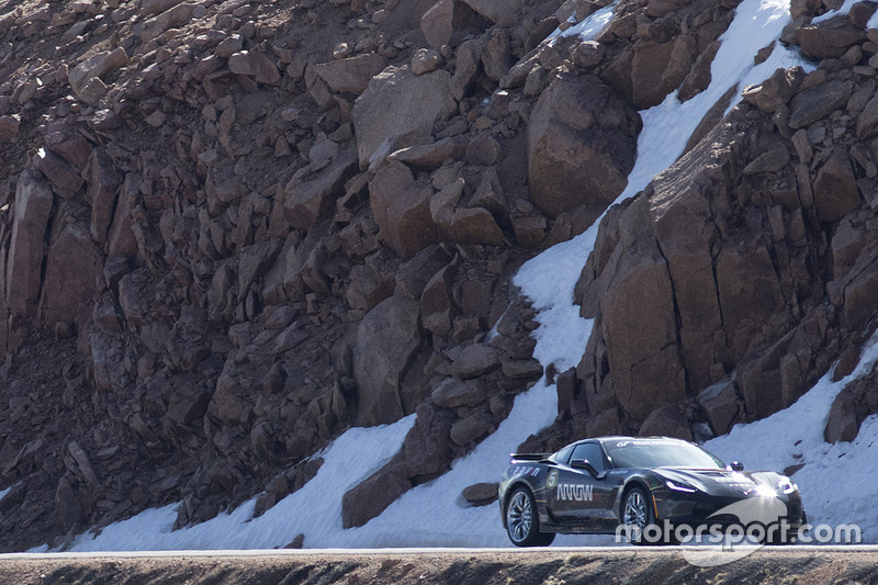 Sam Schmidt a bordo di una Chevrolet Corvette sul Pikes Peak