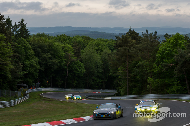 #43 AF Racing AG / R Motorsport, Aston Martin Vantage V8: Dr. Andreas Bänziger, Peter Lemhuis;#5 Pho