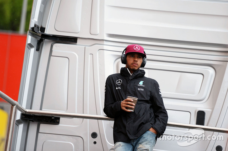 Lewis Hamilton en el desfile de pilotos