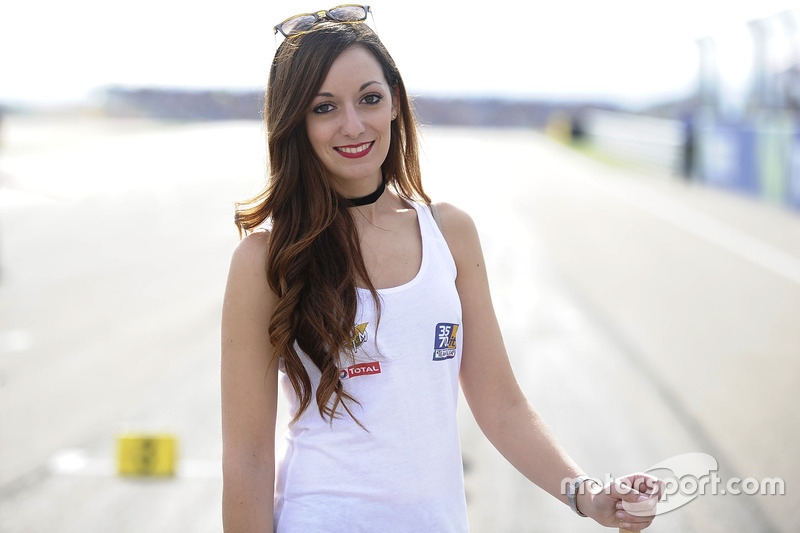 Hot grid girl